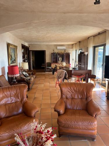 Villa loucisa Nice piscine vue mer 8 chambres 24 couchages in Mont Boron