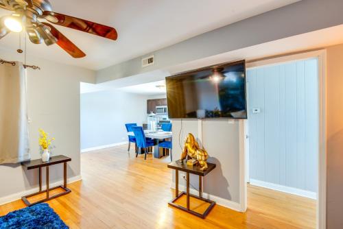 Walk to Train and Bus Updated Chicago Apartment in West Elsdon