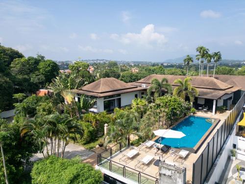 Fun & Relax Stay at Naiharn! Grand 6BR Tropical Pool Villa Oxavia near Beach