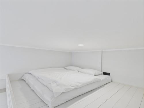 Modern Loft Studio in Old Town Riga, Riga (Foto 9)