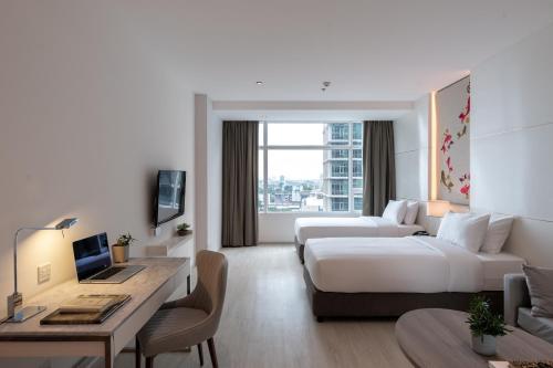room detail thumbnail 1