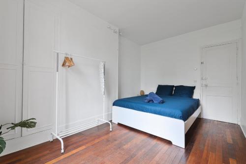 Heart of Paris 1BR-4P Tour Eiffel 8 Free Netflix - main image
