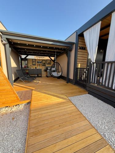 Rina Mobile House