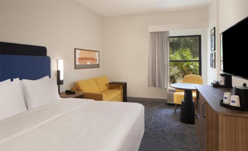 Hampton Inn & Suites Tampa-North - image 6