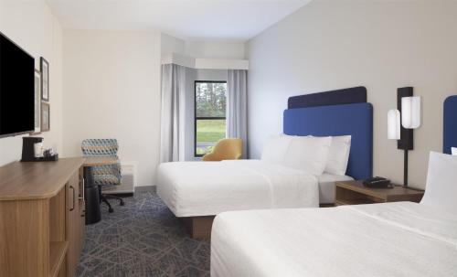 2 queen beds