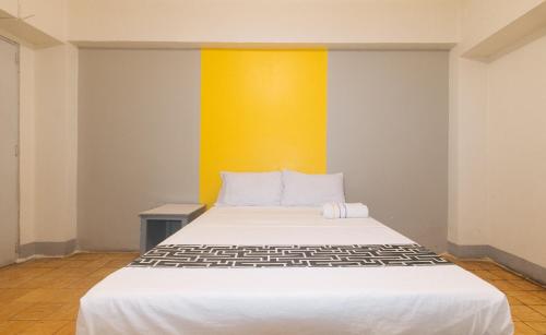 Hotel Madiaas by RedDoorz, Città di Iloilo