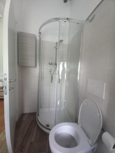 Deluxe Double or Twin Room image 10