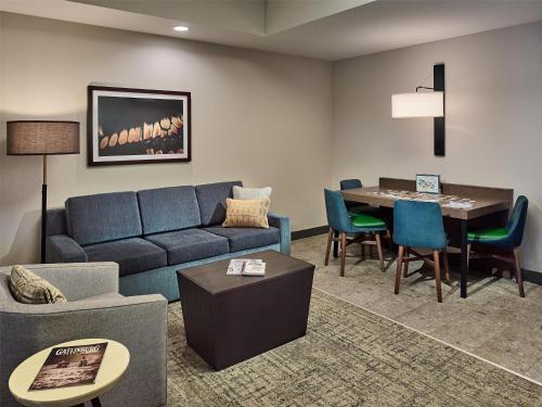 Embassy Suites By Hilton Gatlinburg Resort