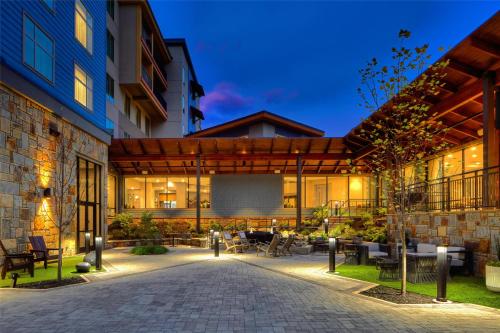 Embassy Suites By Hilton Gatlinburg Resort