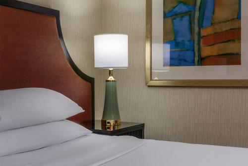 King Room - Non-Smoking image 2