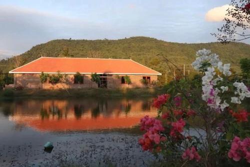 Surrounding environment, Sobenban in Teuk Chhou