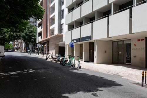 The Urban Oasis Elegant 2 Bedroom Duplex in Lisbon - image 8