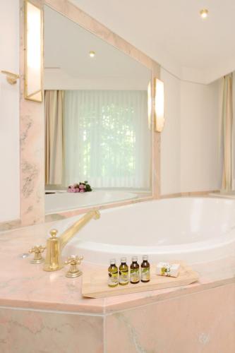 浴室, 菲兒豪斯環形酒店 (Ringhotel Fahrhaus) in 巴德 貝文森