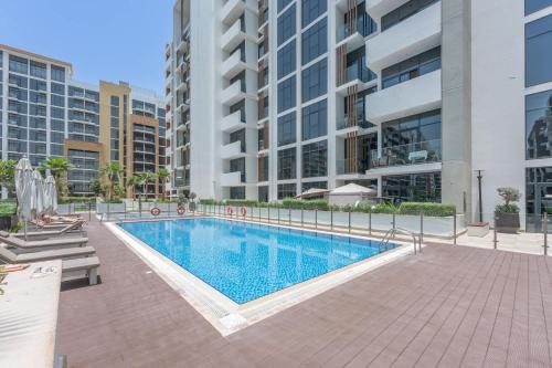 Elite LUX Holiday Homes - Modern Marvel – Sleek Studio in Azizi Riviera - image 7