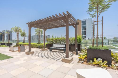 Elite LUX Holiday Homes - Modern Marvel – Sleek Studio in Azizi Riviera - image 11