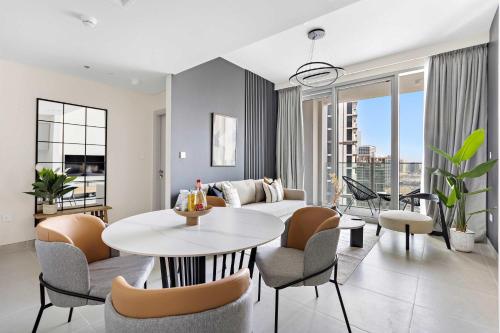 Silkhaus Vacation Homes Opera district in Downtown new tower with pool & gym, Dubái