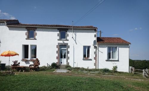 B&B at 3 La Brionniere in Menomblet