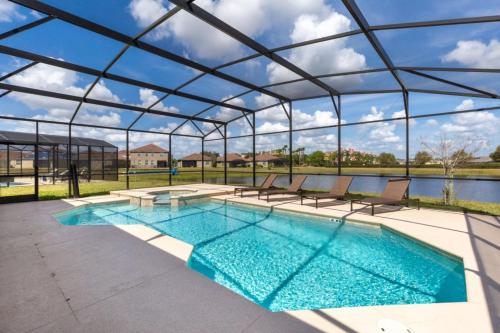 Last Minute Disney Getaway! Private Pool, Hot Tub & Games Room. Book Now! #28974 in Orlando, USA
