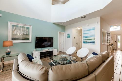Last Minute Disney Getaway! Private Pool, Hot Tub & Games Room. Book Now! #28974 in Orlando, USA