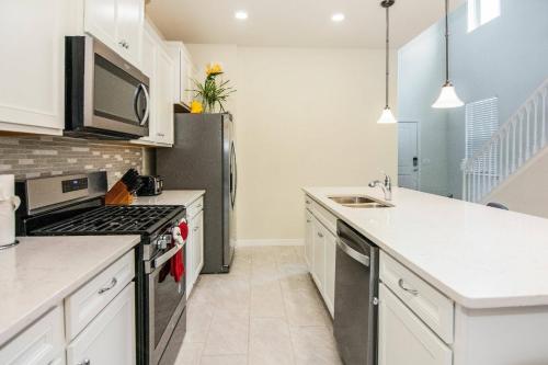 Last Minute Disney Getaway! Private Pool, Hot Tub & Games Room. Book Now! #30528 in Davenport, USA