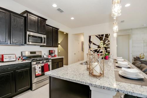Last Minute Disney Getaway! Private Pool, Hot Tub & Games Room. Book Now! #21452 in Davenport, USA