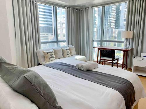 Avant at the Fort 360 City Center views in BGC Taguig w Pool Access, Манила