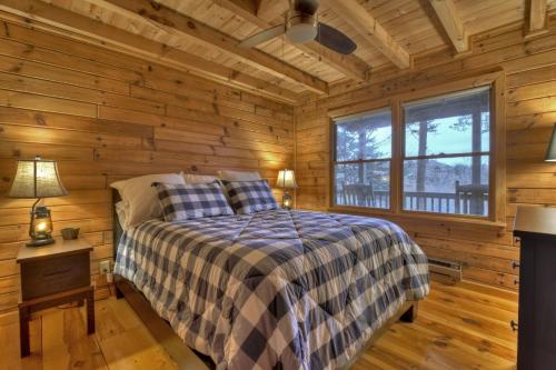 On The Rocks Enjoy gorgeous mountain views from rocking chairs on the deck in Ellijay, USA