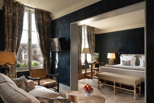 Suite with Balcony room in Hôtel Aubépine