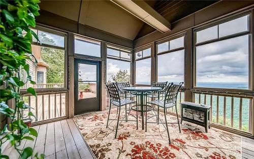 Eagles View - Gorgeous Mountain Views Luxury Interiors Telescope Library, Jasper (Foto 10)