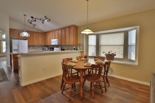 Last Minute Disney Getaway! Private Pool, Hot Tub & Games Room. Book Now! #27902 in Orlando, USA