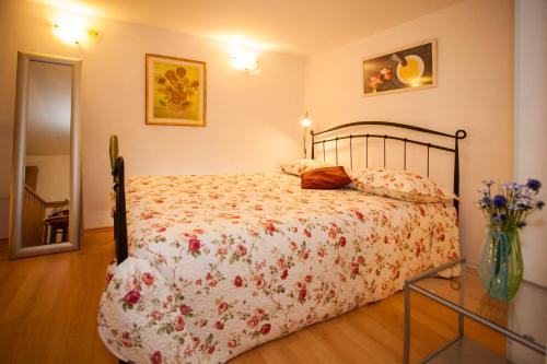 One-Bedroom Apartment with Patio