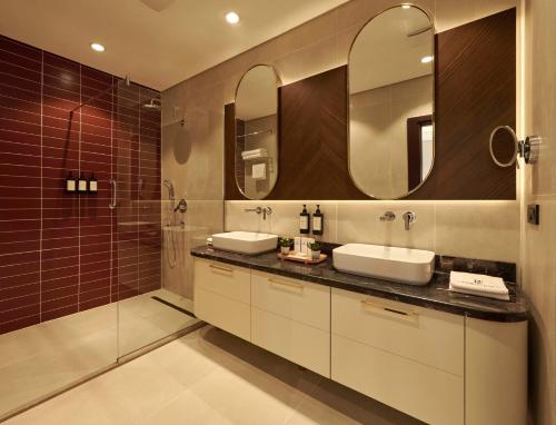 room detail thumbnail 2