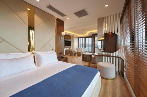 room detail thumbnail 0