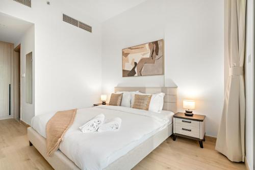 Bright 2BR Retreat Balcony & Pool Near Jumeirah Village Circle, Dubai (photo 10)