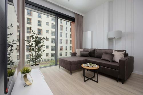 Towarowa Towers Prestigious Apartaments with AC & Parking in Warsaw by Renters Prestige, Varsovie