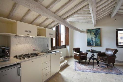 Laurina F1 Studio with Panoramic Terrace - LOCAPPART, Rome (photo 10)