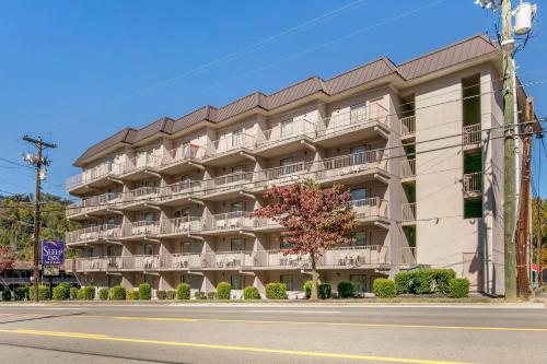 Sleep Inn & Suites near Sports World Blvd in Gatlinburg, USA