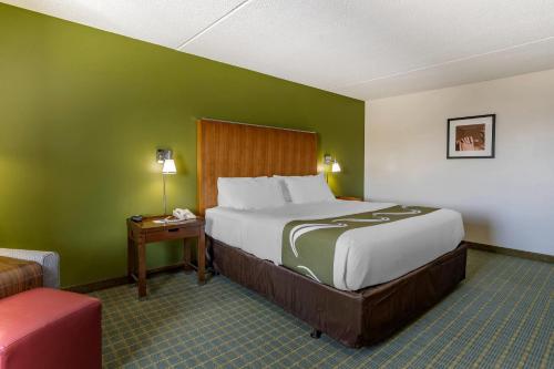 Quality Inn - image 39