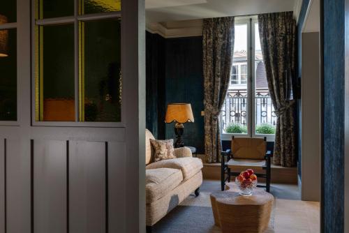 Suite with Balcony image 2