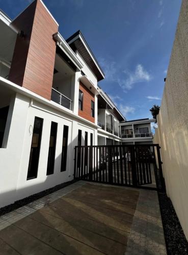 DADOORS Apartment in Santa Barbara