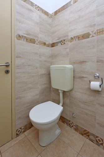 Two-Bedroom Apartment with Terrace image 8