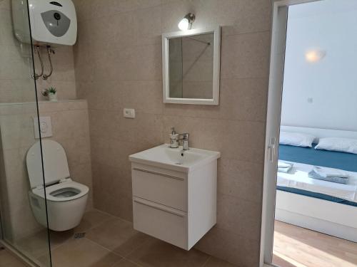 Two-Bedroom Apartment with Balcony and Sea View image 7