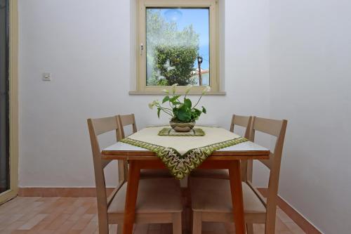 Two-Bedroom Apartment with Terrace image 4