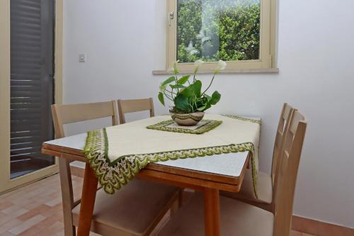 Two-Bedroom Apartment with Terrace image 5