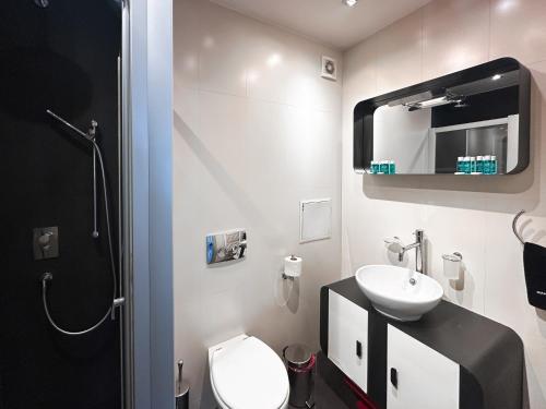 Joy Apartment - Stylish 2BD in Oborishte by Flat Mаnager, Sofia (Foto 10)
