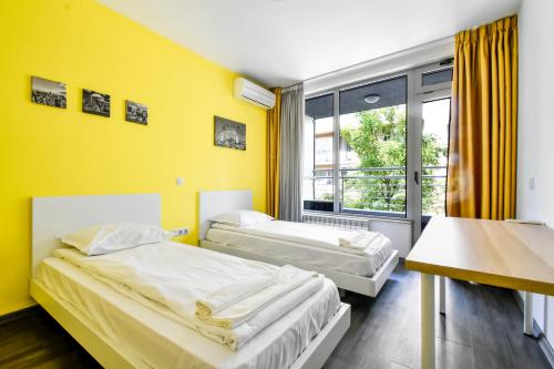 Joy Apartment - Stylish 2BD in Oborishte by Flat Mаnager, Sofia (Foto 5)