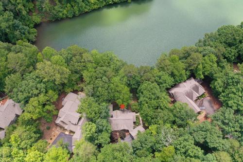 Waters Edge - Lakeside luxury in Big Canoe in Afton, USA