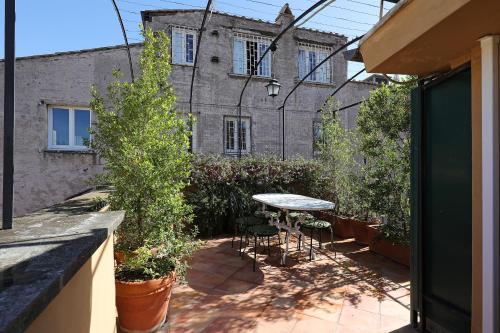 Three-Bedroom Apartment with View image 7