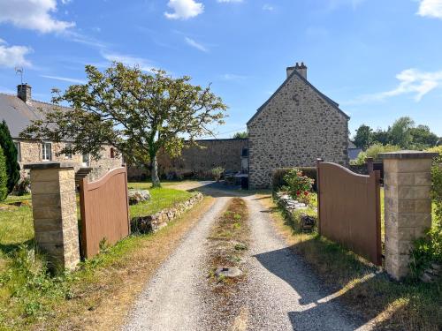 Authentique Maison "La Roche" gîte à louer Brix
