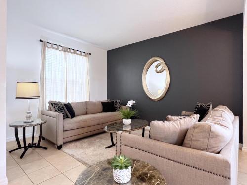 Last Minute Disney Getaway! Private Pool, Hot Tub & Games Room. Book Now! #17750 in Orlando, USA